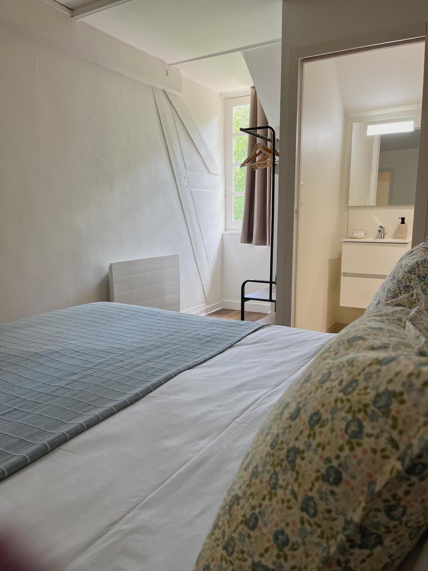 Abbaye De Blanchelande Bed and Breakfast Neufmesnil Δωμάτιο φωτογραφία