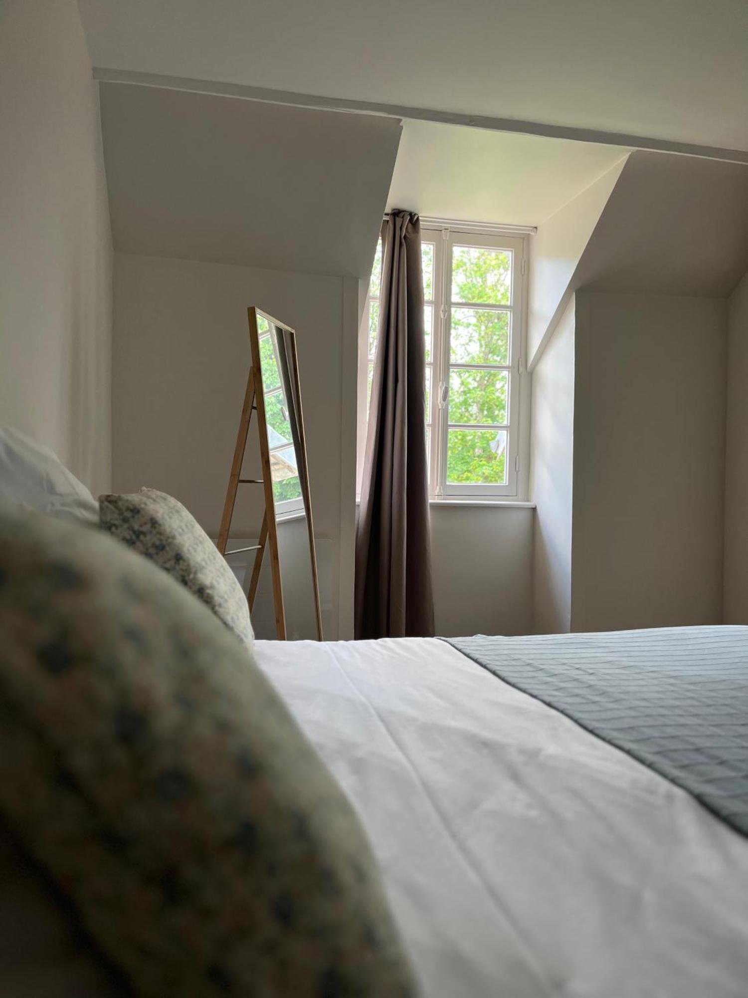 Abbaye De Blanchelande Bed and Breakfast Neufmesnil Δωμάτιο φωτογραφία