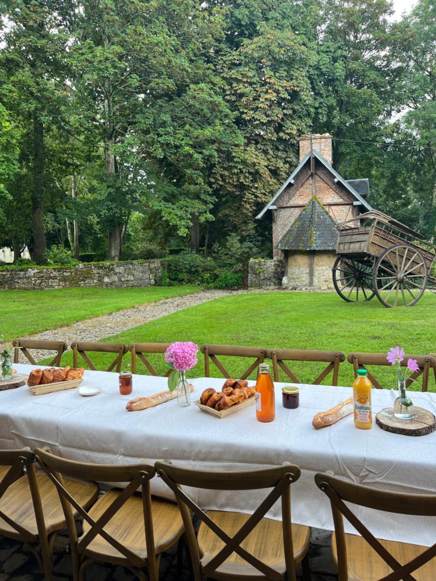 Abbaye De Blanchelande Bed and Breakfast Neufmesnil Εξωτερικό φωτογραφία